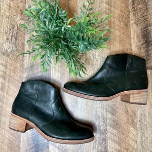 Kork-Ease Casper Green Leather Bootie Size 9